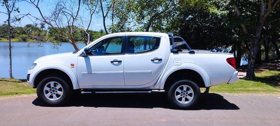 MITSUBISHI L200 TRITON 2.4 HLS 4X2 CD 16V FLEX 4P MANUAL MITSUBISHI L200 TRITON 2.4 HLS 4X2 CD 16V FLEX 4P MANUAL